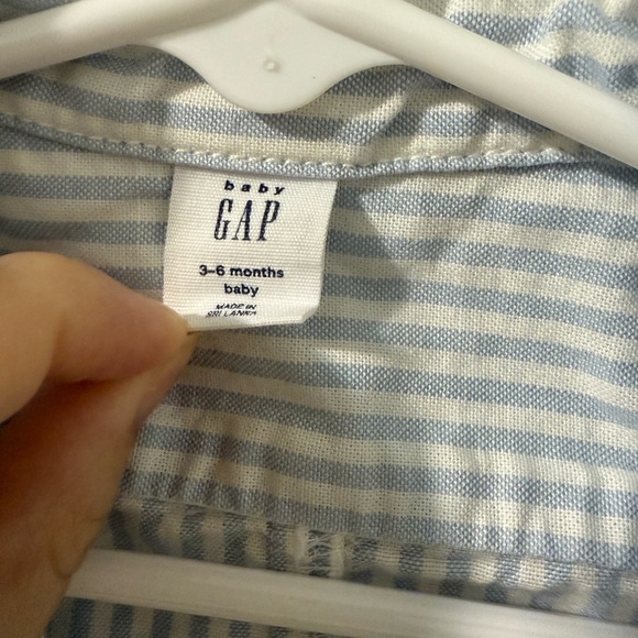 EUC Baby Gap Boy Jumper/Sweater/Button up Bundle - Picture 16 of 16